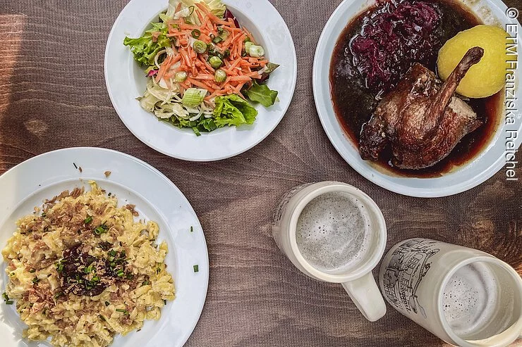 Essen auf dem Entla's Keller Essen und Trinken auf dem Entla's Keller