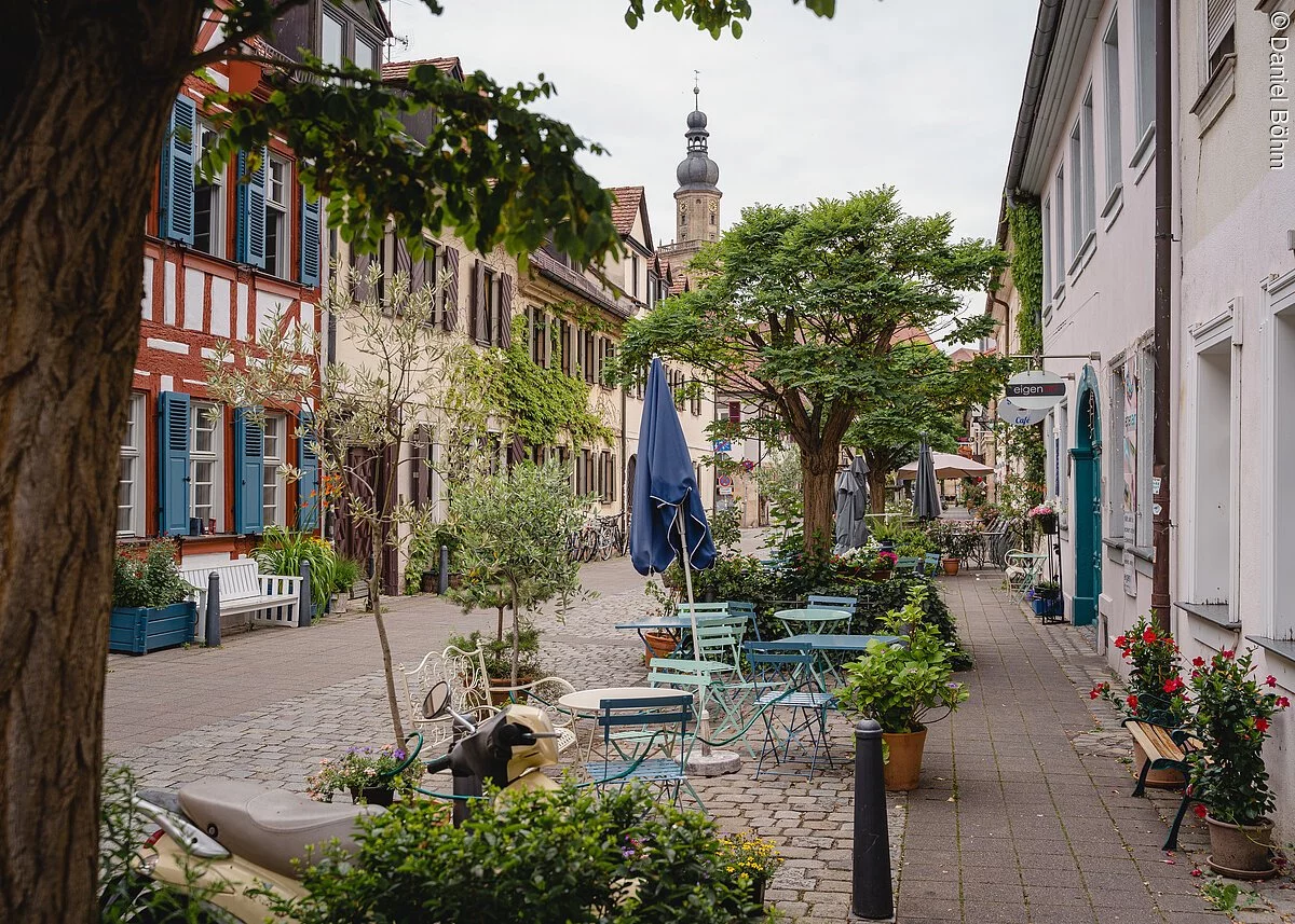 Blick in die Schiffstraße mit Altstädter Kirche im Hintergrund Blick in die Schiffstraße mit Altstädter Kirche im Hintergrund