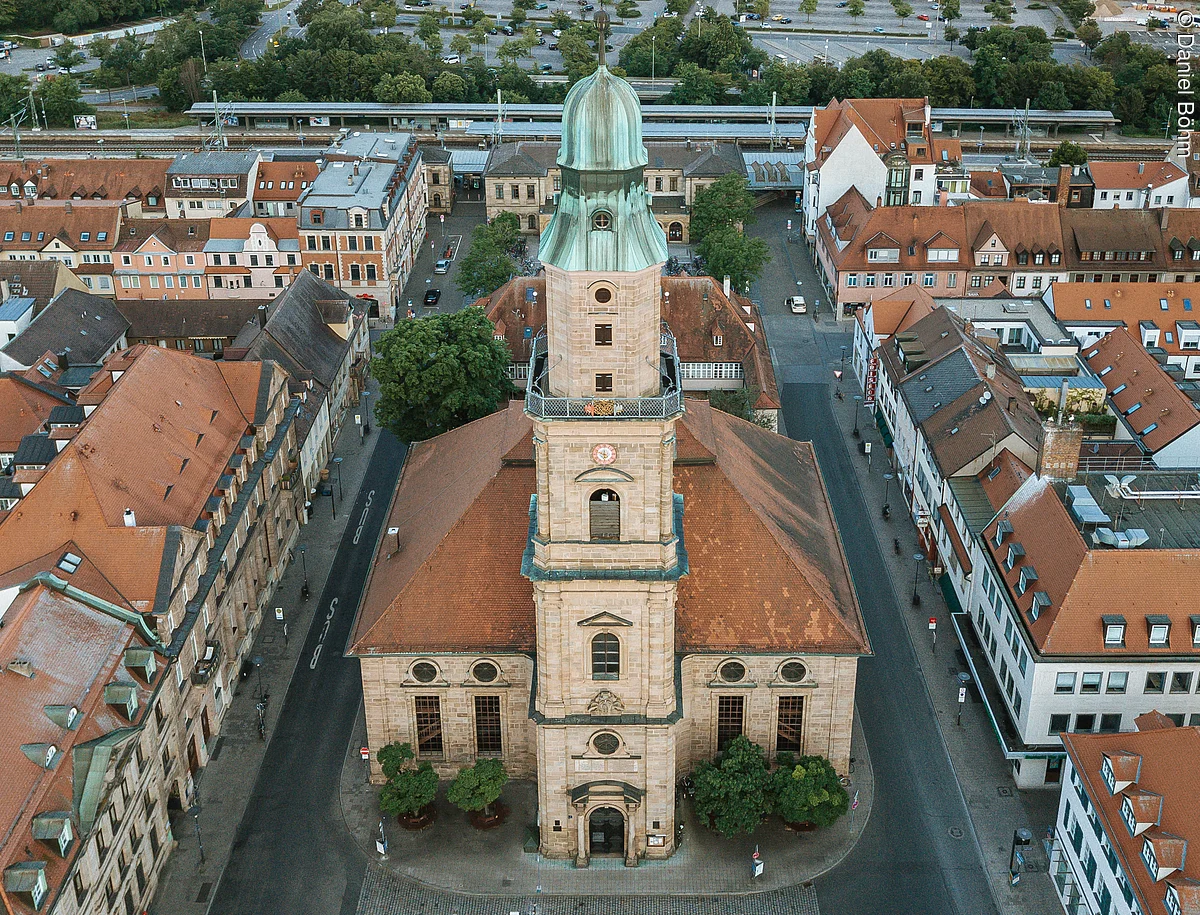 Hugenottenkirche Luftaufnahme