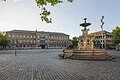 Blick auf das Markgrafenschloss mit Paulibrunnen