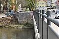 Brücke mit Denkmal